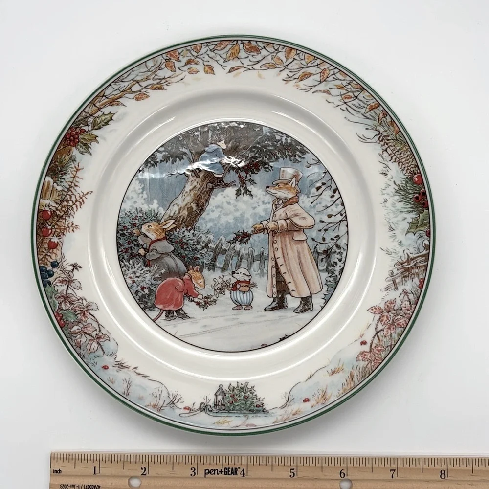 Vintage Villeroy & Boch Foxwood Tales 8” Salad/Dessert Plate “Fox Pick Holly”